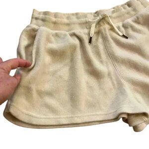 Womens Butter Soft Cozy Comfort Shorts Pockets size large cream colored NEW